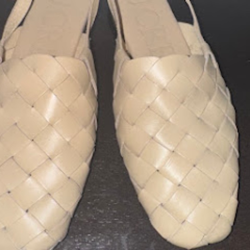 🌿 J Crew Chic Woven Slip-On Flats 🌿 Never worn - Picture 2 of 3